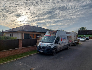 Zateplení stropu dřevostavby rodinného domu pomocí foukané izolace